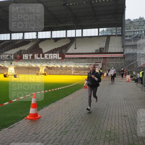07.12.2025 - St. Pauli X-Mass-Run No. 15 Fabian Wolf http://msf.ph/oto/9394274 07.12.2025 10:24:24 Ziel 712, 897, 2071, 4040, 4122, 4140, 4689, 4692, 4694 meine-sportfotos.de