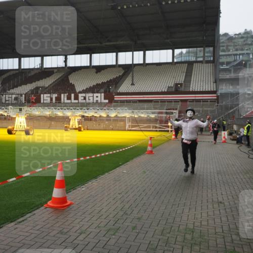 07.12.2025 - St. Pauli X-Mass-Run No. 15 Fabian Wolf http://msf.ph/oto/9394283 07.12.2025 10:24:27 Ziel 712, 1986, 2071, 4122, 4140, 4689, 4692, 4694 meine-sportfotos.de