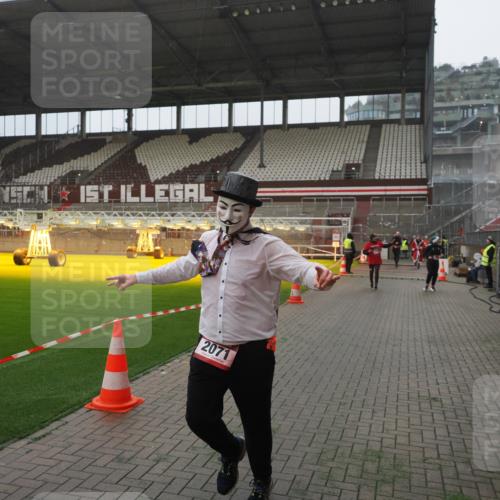 07.12.2025 - St. Pauli X-Mass-Run No. 15 Fabian Wolf http://msf.ph/oto/9394290 07.12.2025 10:24:28 Ziel 712, 1986, 2071, 4122, 4140, 4689, 4692, 4694 meine-sportfotos.de