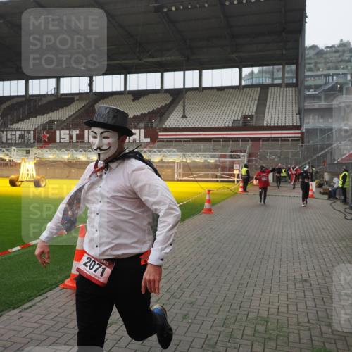 07.12.2025 - St. Pauli X-Mass-Run No. 15 Fabian Wolf http://msf.ph/oto/9394291 07.12.2025 10:24:28 Ziel 712, 1986, 2071, 4122, 4140, 4689, 4692, 4694 meine-sportfotos.de