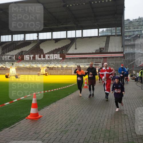 07.12.2025 - St. Pauli X-Mass-Run No. 15 Fabian Wolf http://msf.ph/oto/9394332 07.12.2025 10:24:46 Ziel 915, 974, 3152, 4078, 4079, 4091, 4092, 4135, 4136, 4155, 4177, 4496, 4497, 4530, 4541, 4542, 4766, 4780 meine-sportfotos.de