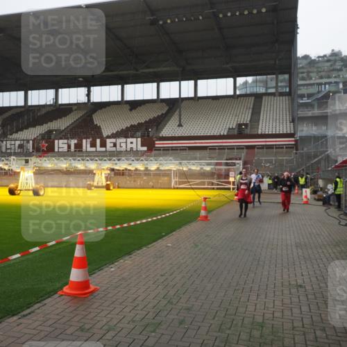 07.12.2025 - St. Pauli X-Mass-Run No. 15 Fabian Wolf http://msf.ph/oto/9394418 07.12.2025 10:25:10 Ziel 1012, 1977, 1987, 1995, 3962, 4335, 4431, 4474, 4513, 4514, 4846 meine-sportfotos.de