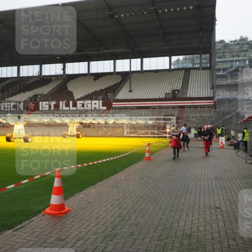 07.12.2025 - St. Pauli X-Mass-Run No. 15 Fabian Wolf http://msf.ph/oto/9394419 07.12.2025 10:25:11 Ziel 1012, 1977, 1987, 1995, 3962, 4335, 4431, 4474, 4513, 4514, 4846 meine-sportfotos.de