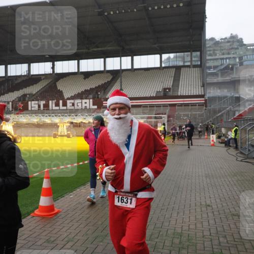 07.12.2025 - St. Pauli X-Mass-Run No. 15 Fabian Wolf http://msf.ph/oto/9394475 07.12.2025 10:25:28 Ziel 1247, 1631, 1977, 1987, 1995, 2029, 2680, 4118, 4119, 4121, 4201, 4204, 4284, 4372, 4373, 4445, 4482, 4485 meine-sportfotos.de