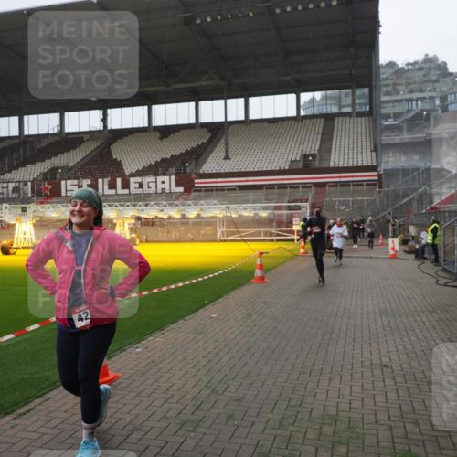 07.12.2025 - St. Pauli X-Mass-Run No. 15 Fabian Wolf http://msf.ph/oto/9394484 07.12.2025 10:25:29 Ziel 1247, 1631, 1977, 2029, 2680, 4118, 4119, 4121, 4201, 4202, 4204, 4284, 4372, 4373, 4445, 4482, 4485 meine-sportfotos.de