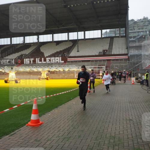 07.12.2025 - St. Pauli X-Mass-Run No. 15 Fabian Wolf http://msf.ph/oto/9394491 07.12.2025 10:25:31 Ziel 1247, 1631, 2029, 2680, 4118, 4119, 4121, 4162, 4164, 4201, 4202, 4204, 4284, 4372, 4373, 4445, 4482, 4485 meine-sportfotos.de