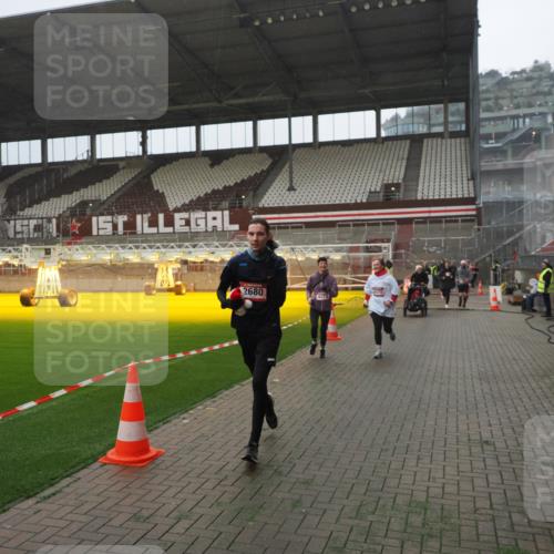 07.12.2025 - St. Pauli X-Mass-Run No. 15 Fabian Wolf http://msf.ph/oto/9394494 07.12.2025 10:25:32 Ziel 1247, 1631, 2029, 2680, 3742, 4118, 4119, 4121, 4162, 4164, 4201, 4202, 4204, 4284, 4372, 4373, 4445, 4482, 4485 meine-sportfotos.de