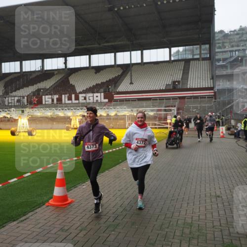 07.12.2025 - St. Pauli X-Mass-Run No. 15 Fabian Wolf http://msf.ph/oto/9394503 07.12.2025 10:25:34 Ziel 129, 404, 1247, 1631, 2029, 2680, 3742, 4118, 4119, 4121, 4162, 4164, 4202, 4284, 4372, 4373, 4445, 4482, 4485 meine-sportfotos.de