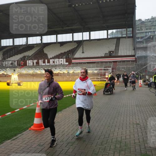 07.12.2025 - St. Pauli X-Mass-Run No. 15 Fabian Wolf http://msf.ph/oto/9394504 07.12.2025 10:25:34 Ziel 129, 404, 1247, 1631, 2029, 2680, 3742, 4118, 4119, 4121, 4162, 4164, 4202, 4284, 4372, 4373, 4445, 4482, 4485 meine-sportfotos.de