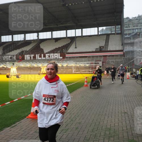 07.12.2025 - St. Pauli X-Mass-Run No. 15 Fabian Wolf http://msf.ph/oto/9394507 07.12.2025 10:25:34 Ziel 129, 404, 1247, 1631, 2029, 2680, 3742, 4118, 4119, 4121, 4162, 4164, 4202, 4284, 4372, 4373, 4445, 4482, 4485 meine-sportfotos.de