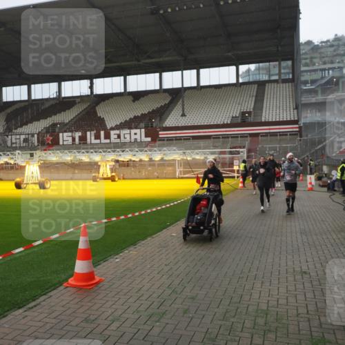 07.12.2025 - St. Pauli X-Mass-Run No. 15 Fabian Wolf http://msf.ph/oto/9394514 07.12.2025 10:25:36 Ziel 50, 129, 211, 404, 1069, 1247, 1631, 2029, 2680, 3742, 4162, 4164, 4202, 4372, 4373, 4445, 4482, 4485, 4501 meine-sportfotos.de