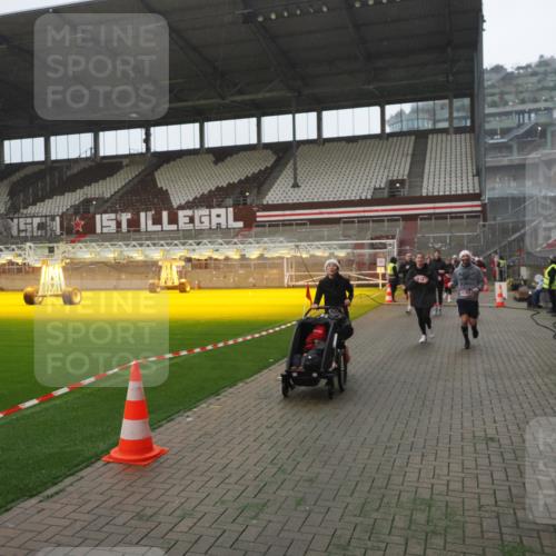 07.12.2025 - St. Pauli X-Mass-Run No. 15 Fabian Wolf http://msf.ph/oto/9394515 07.12.2025 10:25:36 Ziel 50, 129, 211, 404, 1069, 1247, 1631, 2029, 2680, 3742, 4162, 4164, 4202, 4372, 4373, 4445, 4482, 4485, 4501 meine-sportfotos.de