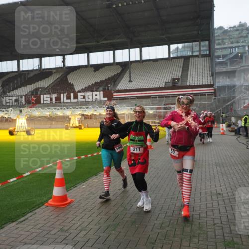 07.12.2025 - St. Pauli X-Mass-Run No. 15 Fabian Wolf http://msf.ph/oto/9394549 07.12.2025 10:25:43 Ziel 50, 129, 211, 369, 374, 387, 398, 404, 1069, 2041, 2104, 2106, 2149, 2191, 2215, 2680, 3742, 3779, 4162, 4164, 4202, 4372, 4373, 4501 meine-sportfotos.de