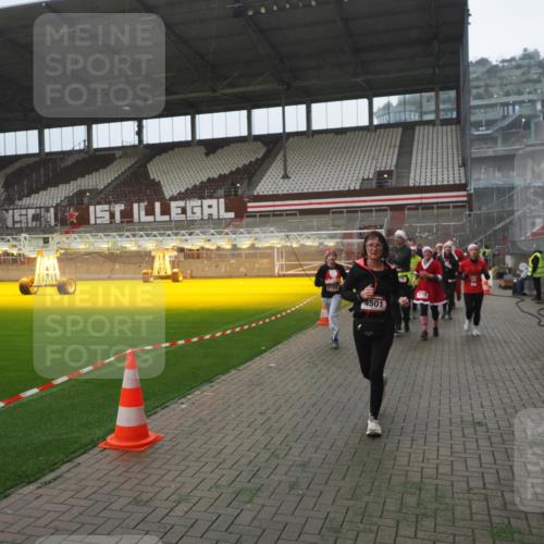 07.12.2025 - St. Pauli X-Mass-Run No. 15 Fabian Wolf http://msf.ph/oto/9394556 07.12.2025 10:25:45 Ziel 50, 129, 211, 369, 374, 387, 398, 404, 1069, 2041, 2104, 2106, 2149, 2191, 2215, 2680, 2896, 3742, 3779, 3918, 4162, 4164, 4202, 4372, 4373, 4501 meine-sportfotos.de