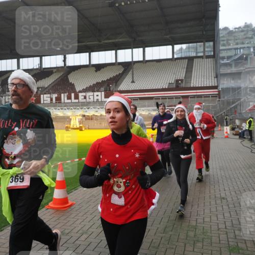 07.12.2025 - St. Pauli X-Mass-Run No. 15 Fabian Wolf http://msf.ph/oto/9394568 07.12.2025 10:25:48 Ziel 50, 129, 211, 369, 374, 387, 398, 404, 1069, 1227, 1538, 1581, 1586, 2041, 2104, 2106, 2149, 2191, 2215, 2896, 3742, 3779, 3910, 3918, 4162, 4164, 4202, 4300, 4301, 4501 meine-sportfotos.de