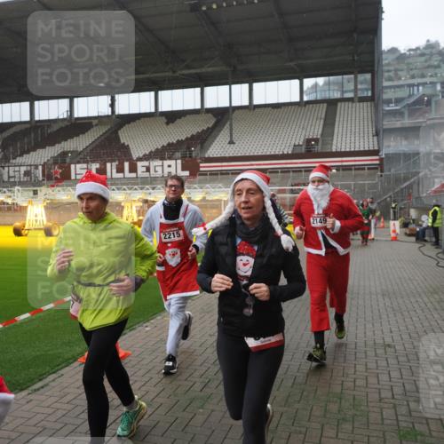 07.12.2025 - St. Pauli X-Mass-Run No. 15 Fabian Wolf http://msf.ph/oto/9394572 07.12.2025 10:25:49 Ziel 50, 129, 211, 369, 374, 387, 398, 404, 1069, 1227, 1538, 1581, 1586, 2041, 2104, 2106, 2149, 2191, 2215, 2896, 3742, 3779, 3910, 3918, 4162, 4164, 4202, 4300, 4301, 4501, 4775, 4782 meine-sportfotos.de