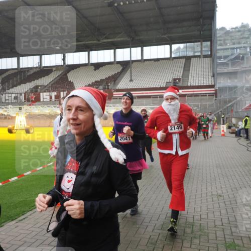 07.12.2025 - St. Pauli X-Mass-Run No. 15 Fabian Wolf http://msf.ph/oto/9394574 07.12.2025 10:25:49 Ziel 50, 129, 211, 369, 374, 387, 398, 404, 1069, 1227, 1538, 1581, 1586, 2041, 2104, 2106, 2149, 2191, 2215, 2896, 3742, 3779, 3910, 3918, 4162, 4164, 4202, 4300, 4301, 4501, 4775, 4782 meine-sportfotos.de