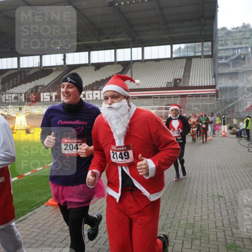 07.12.2025 - St. Pauli X-Mass-Run No. 15 Fabian Wolf http://msf.ph/oto/9394577 07.12.2025 10:25:50 Ziel 50, 129, 211, 369, 374, 387, 398, 404, 1069, 1227, 1538, 1581, 1586, 2041, 2104, 2106, 2149, 2191, 2215, 2896, 3742, 3779, 3910, 3918, 4162, 4164, 4300, 4301, 4501, 4775, 4782 meine-sportfotos.de