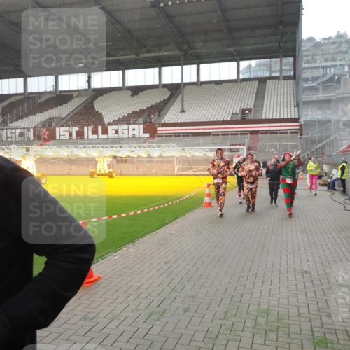 07.12.2025 - St. Pauli X-Mass-Run No. 15 Fabian Wolf http://msf.ph/oto/9394588 07.12.2025 10:25:52 Ziel 50, 129, 211, 369, 374, 387, 398, 404, 422, 1069, 1227, 1538, 1561, 1581, 1586, 2041, 2104, 2106, 2149, 2191, 2215, 2896, 3742, 3779, 3805, 3910, 3918, 4300, 4301, 4501, 4775, 4782 meine-sportfotos.de