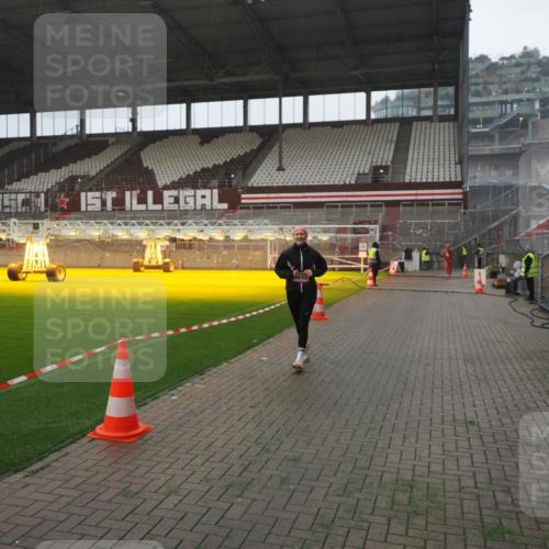 07.12.2025 - St. Pauli X-Mass-Run No. 15 Fabian Wolf http://msf.ph/oto/9394625 07.12.2025 10:26:02 Ziel 422, 1227, 1538, 1561, 1581, 1586, 2106, 2191, 2896, 3805, 3910, 3918, 4300, 4301, 4492, 4775, 4782 meine-sportfotos.de