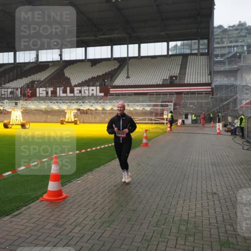 07.12.2025 - St. Pauli X-Mass-Run No. 15 Fabian Wolf http://msf.ph/oto/9394628 07.12.2025 10:26:02 Ziel 422, 1227, 1538, 1561, 1581, 1586, 2106, 2191, 2896, 3805, 3910, 3918, 4300, 4301, 4492, 4775, 4782 meine-sportfotos.de