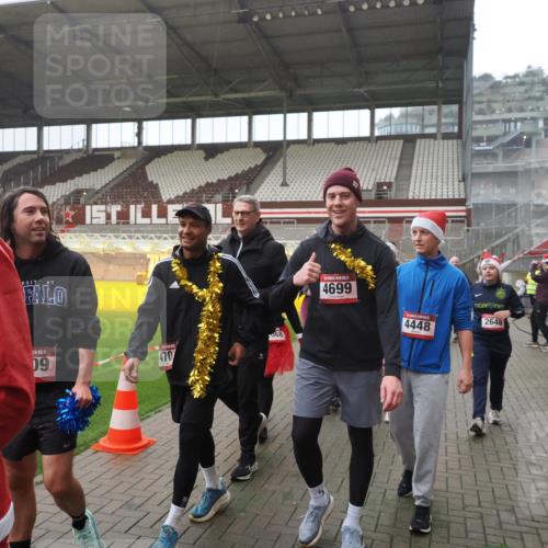 07.12.2025 - St. Pauli X-Mass-Run No. 15 Fabian Wolf http://msf.ph/oto/9394689 07.12.2025 10:26:30 Ziel 23, 28, 368, 1396, 1638, 1639, 2068, 2518, 2648, 2649, 2922, 3698, 3699, 4093, 4448, 4460, 4461, 4469, 4481, 4506, 4512, 4529, 4532, 4699, 4703, 4709, 5010 meine-sportfotos.de