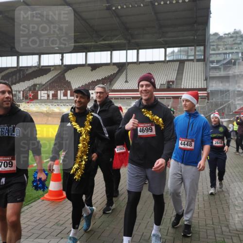 07.12.2025 - St. Pauli X-Mass-Run No. 15 Fabian Wolf http://msf.ph/oto/9394690 07.12.2025 10:26:30 Ziel 23, 28, 368, 1396, 1638, 1639, 2068, 2518, 2648, 2649, 2922, 3698, 3699, 4093, 4448, 4460, 4461, 4469, 4481, 4506, 4512, 4529, 4532, 4699, 4703, 4709, 5010 meine-sportfotos.de