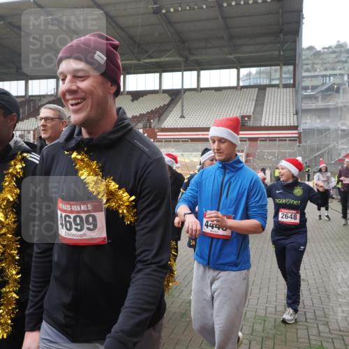 07.12.2025 - St. Pauli X-Mass-Run No. 15 Fabian Wolf http://msf.ph/oto/9394697 07.12.2025 10:26:31 Ziel 23, 28, 368, 1396, 1638, 1639, 2068, 2518, 2648, 2649, 2922, 3698, 3699, 4093, 4448, 4460, 4461, 4469, 4481, 4506, 4512, 4529, 4532, 4699, 4703, 4709, 5010 meine-sportfotos.de