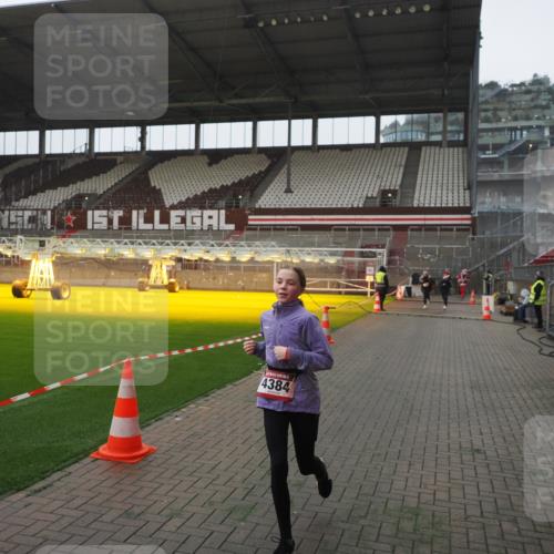 07.12.2025 - St. Pauli X-Mass-Run No. 15 Fabian Wolf http://msf.ph/oto/9394776 07.12.2025 10:26:54 Ziel 159, 3771, 3787, 3828, 4185, 4384, 4705 meine-sportfotos.de