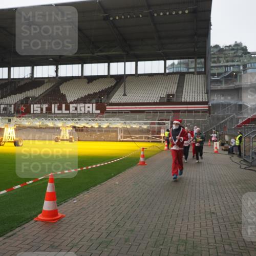 07.12.2025 - St. Pauli X-Mass-Run No. 15 Fabian Wolf http://msf.ph/oto/9394798 07.12.2025 10:27:03 Ziel 159, 1468, 1472, 3720, 4334, 4353, 4384 meine-sportfotos.de