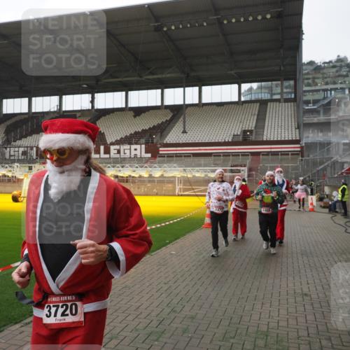 07.12.2025 - St. Pauli X-Mass-Run No. 15 Fabian Wolf http://msf.ph/oto/9394811 07.12.2025 10:27:06 Ziel 159, 1468, 1472, 1618, 3720, 4334, 4353, 4391, 4409, 4410 meine-sportfotos.de