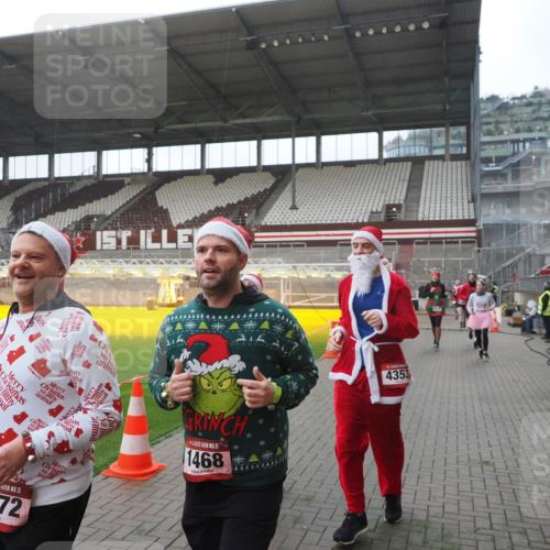 07.12.2025 - St. Pauli X-Mass-Run No. 15 Fabian Wolf http://msf.ph/oto/9394822 07.12.2025 10:27:09 Ziel 159, 1317, 1468, 1472, 1618, 3720, 4225, 4334, 4353, 4391, 4409, 4410 meine-sportfotos.de