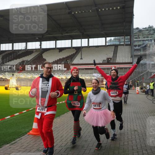07.12.2025 - St. Pauli X-Mass-Run No. 15 Fabian Wolf http://msf.ph/oto/9394844 07.12.2025 10:27:13 Ziel 159, 1312, 1317, 1468, 1472, 1618, 3720, 4225, 4334, 4353, 4391, 4409, 4410 meine-sportfotos.de