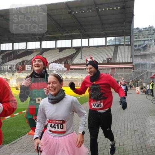 07.12.2025 - St. Pauli X-Mass-Run No. 15 Fabian Wolf http://msf.ph/oto/9394847 07.12.2025 10:27:14 Ziel 159, 1312, 1317, 1468, 1472, 1618, 3720, 4225, 4334, 4353, 4391, 4409, 4410 meine-sportfotos.de