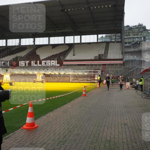 07.12.2025 - St. Pauli X-Mass-Run No. 15 Fabian Wolf http://msf.ph/oto/9394868 07.12.2025 10:27:19 Ziel 1312, 1317, 1468, 1472, 1618, 3571, 3714, 3715, 4225, 4334, 4353, 4391, 4409, 4410 meine-sportfotos.de