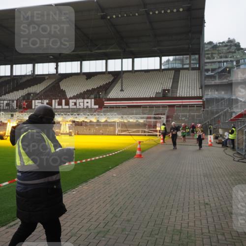 07.12.2025 - St. Pauli X-Mass-Run No. 15 Fabian Wolf http://msf.ph/oto/9394871 07.12.2025 10:27:20 Ziel 1312, 1317, 1618, 3571, 3714, 3715, 4225, 4334, 4353, 4391, 4409, 4410, 4435 meine-sportfotos.de