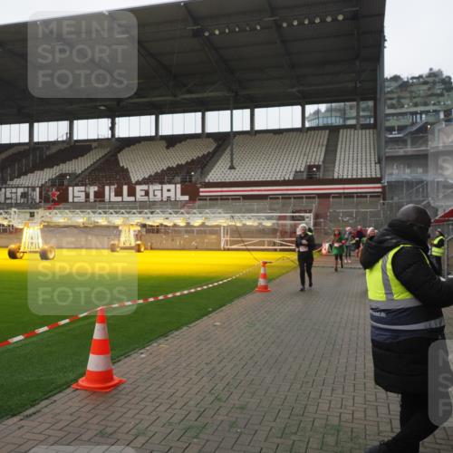 07.12.2025 - St. Pauli X-Mass-Run No. 15 Fabian Wolf http://msf.ph/oto/9394877 07.12.2025 10:27:22 Ziel 1312, 1317, 1618, 3571, 3714, 3715, 3722, 3723, 4225, 4391, 4409, 4410, 4435 meine-sportfotos.de