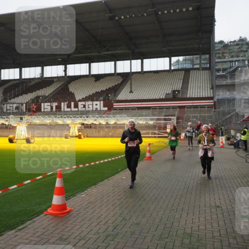 07.12.2025 - St. Pauli X-Mass-Run No. 15 Fabian Wolf http://msf.ph/oto/9394888 07.12.2025 10:27:24 Ziel 1312, 1317, 1618, 3571, 3714, 3715, 3722, 3723, 3793, 4225, 4391, 4409, 4410, 4435 meine-sportfotos.de