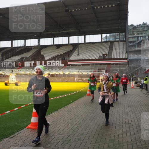07.12.2025 - St. Pauli X-Mass-Run No. 15 Fabian Wolf http://msf.ph/oto/9394895 07.12.2025 10:27:25 Ziel 1312, 1317, 1618, 3571, 3714, 3715, 3722, 3723, 3793, 4225, 4391, 4409, 4410, 4435 meine-sportfotos.de
