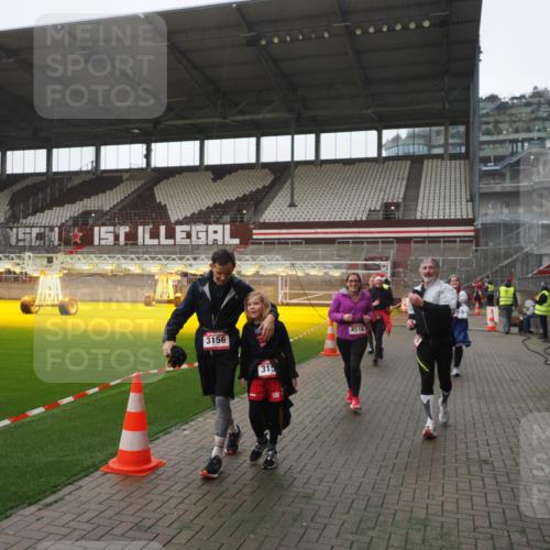 07.12.2025 - St. Pauli X-Mass-Run No. 15 Fabian Wolf http://msf.ph/oto/9394966 07.12.2025 10:27:42 Ziel 175, 2060, 2101, 2188, 2677, 3154, 3156, 3458, 3706, 3707, 3713, 3723, 3793, 4383, 4462, 4463, 4515, 4516 meine-sportfotos.de