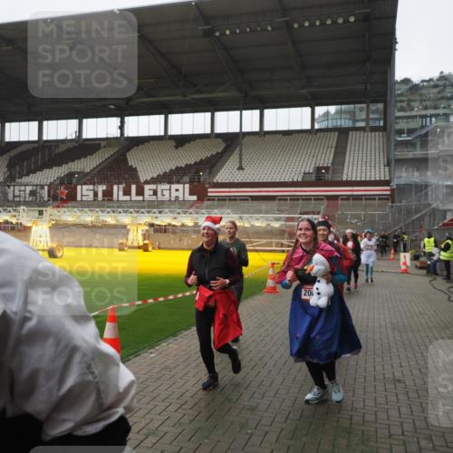 07.12.2025 - St. Pauli X-Mass-Run No. 15 Fabian Wolf http://msf.ph/oto/9394976 07.12.2025 10:27:45 Ziel 175, 2060, 2101, 2188, 2677, 3154, 3156, 3458, 3706, 3707, 3713, 4383, 4462, 4463, 4515, 4516 meine-sportfotos.de