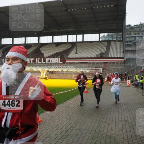 07.12.2025 - St. Pauli X-Mass-Run No. 15 Fabian Wolf http://msf.ph/oto/9394989 07.12.2025 10:27:48 Ziel 175, 2060, 2101, 2188, 2677, 3154, 3156, 3458, 3706, 3707, 3713, 4132, 4133, 4383, 4462, 4463, 4515, 4516 meine-sportfotos.de