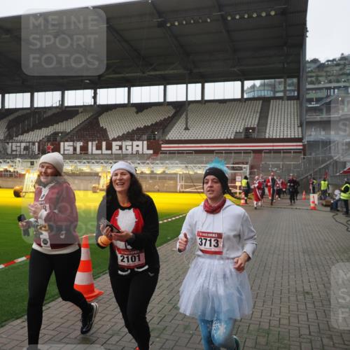 07.12.2025 - St. Pauli X-Mass-Run No. 15 Fabian Wolf http://msf.ph/oto/9394996 07.12.2025 10:27:50 Ziel 175, 1717, 2060, 2101, 2188, 3156, 3458, 3713, 4132, 4133, 4350, 4383, 4462, 4463, 4515, 4516, 4538, 4875 meine-sportfotos.de