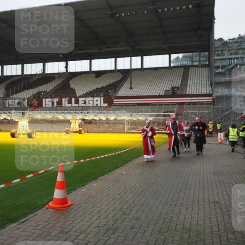07.12.2025 - St. Pauli X-Mass-Run No. 15 Fabian Wolf http://msf.ph/oto/9395012 07.12.2025 10:27:54 Ziel 1717, 2060, 2101, 2188, 3458, 3713, 4132, 4133, 4350, 4383, 4453, 4454, 4462, 4463, 4515, 4516, 4527, 4538, 4875 meine-sportfotos.de