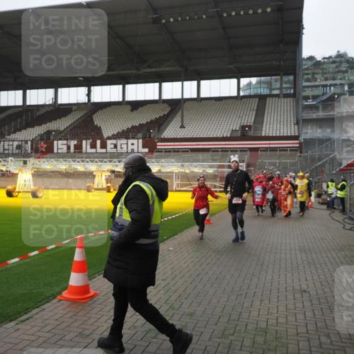 07.12.2025 - St. Pauli X-Mass-Run No. 15 Fabian Wolf http://msf.ph/oto/9395045 07.12.2025 10:28:01 Ziel 1507, 1717, 1742, 1745, 3412, 3713, 3729, 3730, 3879, 3881, 3883, 4064, 4065, 4132, 4133, 4189, 4344, 4350, 4453, 4454, 4527, 4538, 4700, 4704, 4708, 4710, 4875 meine-sportfotos.de