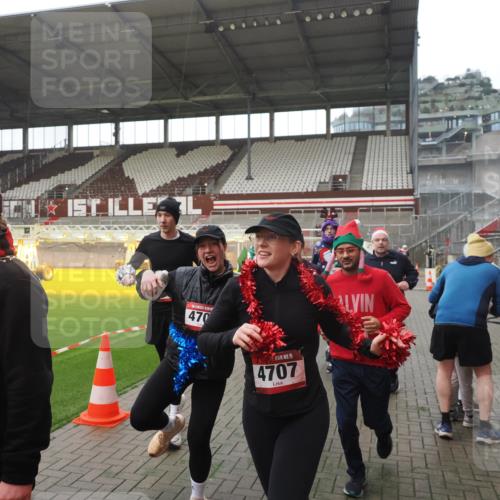 07.12.2025 - St. Pauli X-Mass-Run No. 15 Fabian Wolf http://msf.ph/oto/9395123 07.12.2025 10:28:20 Ziel 1507, 2526, 2723, 3395, 3413, 3454, 3472, 3727, 3729, 4064, 4159, 4160, 4245, 4344, 4355, 4376, 4380, 4388, 4697, 4698, 4701, 4702, 4704, 4706, 4707, 4710 meine-sportfotos.de