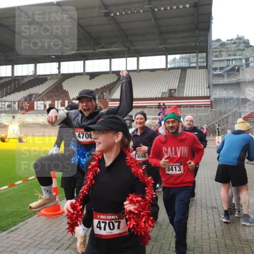 07.12.2025 - St. Pauli X-Mass-Run No. 15 Fabian Wolf http://msf.ph/oto/9395124 07.12.2025 10:28:20 Ziel 1507, 2526, 2723, 3395, 3413, 3454, 3472, 3727, 3729, 4064, 4159, 4160, 4245, 4344, 4355, 4376, 4380, 4388, 4697, 4698, 4701, 4702, 4704, 4706, 4707, 4710 meine-sportfotos.de