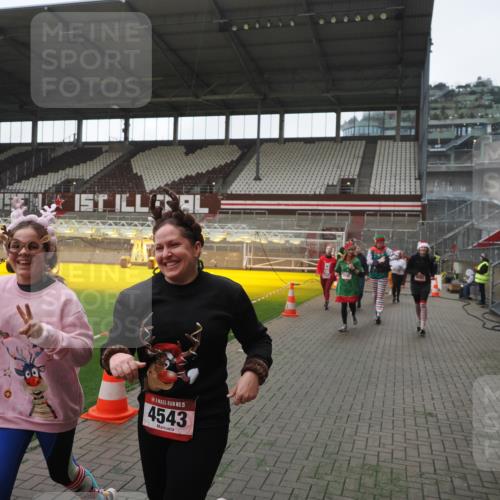07.12.2025 - St. Pauli X-Mass-Run No. 15 Fabian Wolf http://msf.ph/oto/9395228 07.12.2025 10:28:54 Ziel 1095, 1308, 1330, 1566, 2046, 2051, 2397, 3669, 4073, 4265, 4291, 4414, 4446, 4449, 4450, 4543, 4544 meine-sportfotos.de