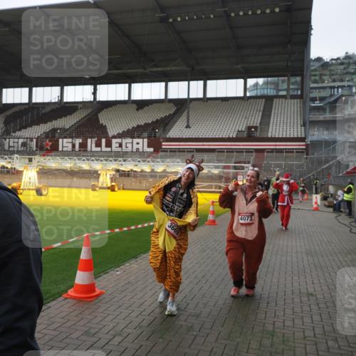 07.12.2025 - St. Pauli X-Mass-Run No. 15 Fabian Wolf http://msf.ph/oto/9395264 07.12.2025 10:29:04 Ziel 161, 165, 1308, 1330, 1566, 2397, 2874, 3669, 3938, 4073, 4265, 4291, 4446, 4543, 4544 meine-sportfotos.de