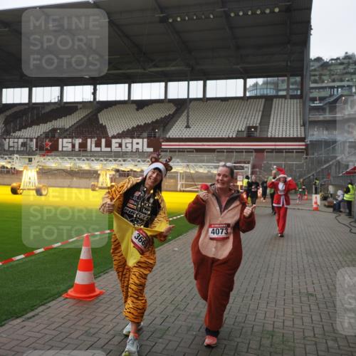 07.12.2025 - St. Pauli X-Mass-Run No. 15 Fabian Wolf http://msf.ph/oto/9395267 07.12.2025 10:29:05 Ziel 161, 165, 1308, 1330, 2874, 3299, 3669, 3938, 3942, 4073, 4265, 4291, 4543, 4544 meine-sportfotos.de